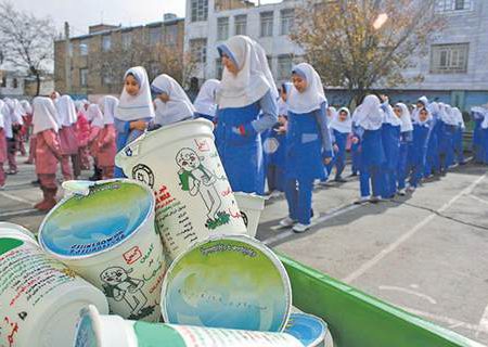 توزیع شیر رایگان در مدارس دولتی سراسر استان بوشهر