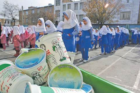 توزیع شیر رایگان در مدارس دولتی سراسر استان بوشهر