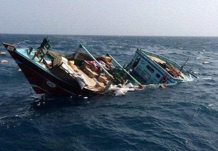 نجات ۵ دریانورد از خطر غرق شدگی در مسیر دوبی-گناوه