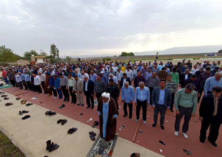 اقامه نماز عید فطر در شهرستان دشتستان